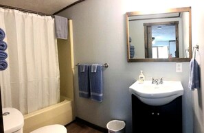 Towels - Family-Friendly Vacation Rental on a Great Resort in Branson, Missouri (Branson)