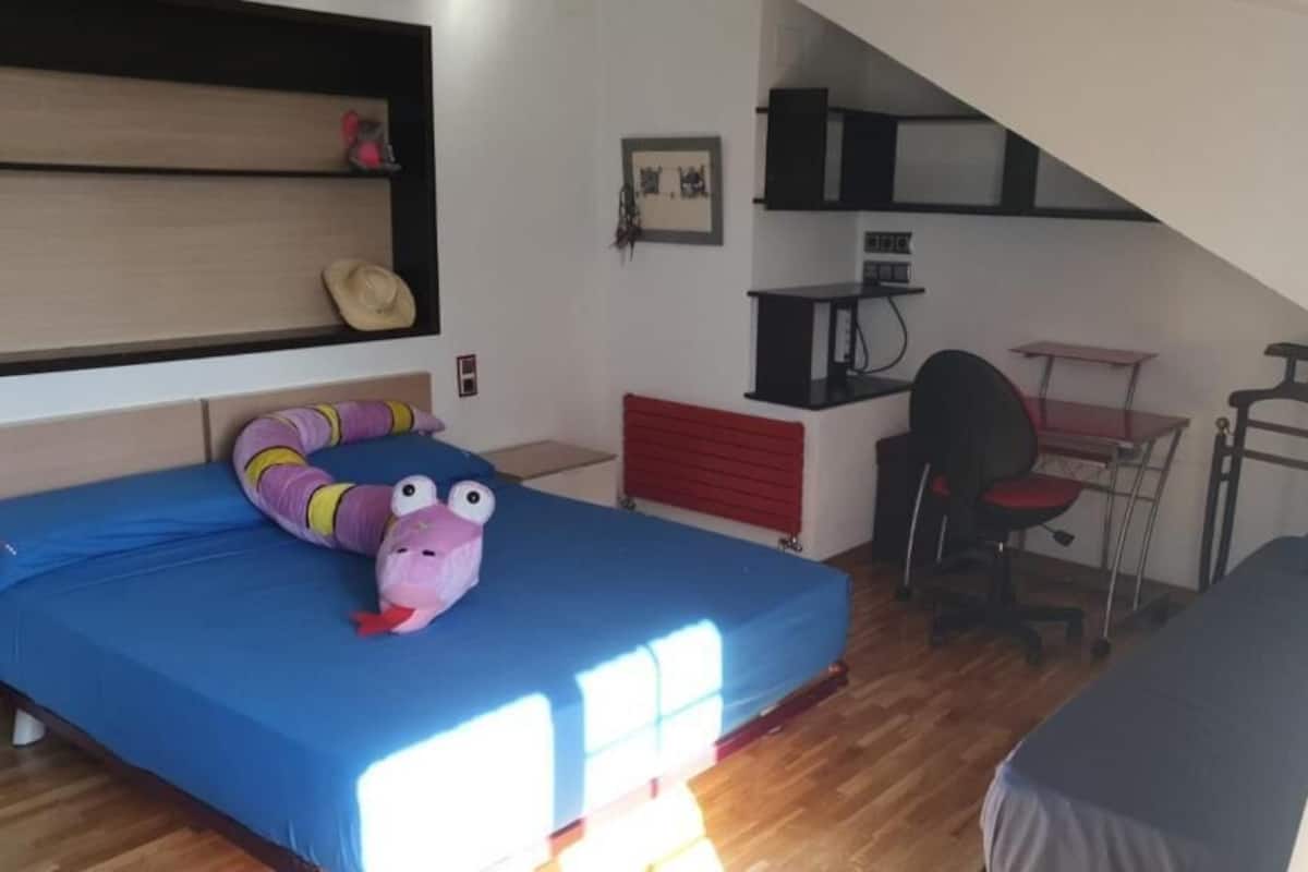Deluxe-Dreibettzimmer, 1 Doppelbett und Schlafsofa, Balkon, Gartenblick