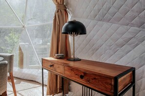 المنشأة من الداخل