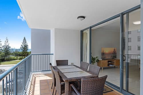 Apartment | Outdoor dining