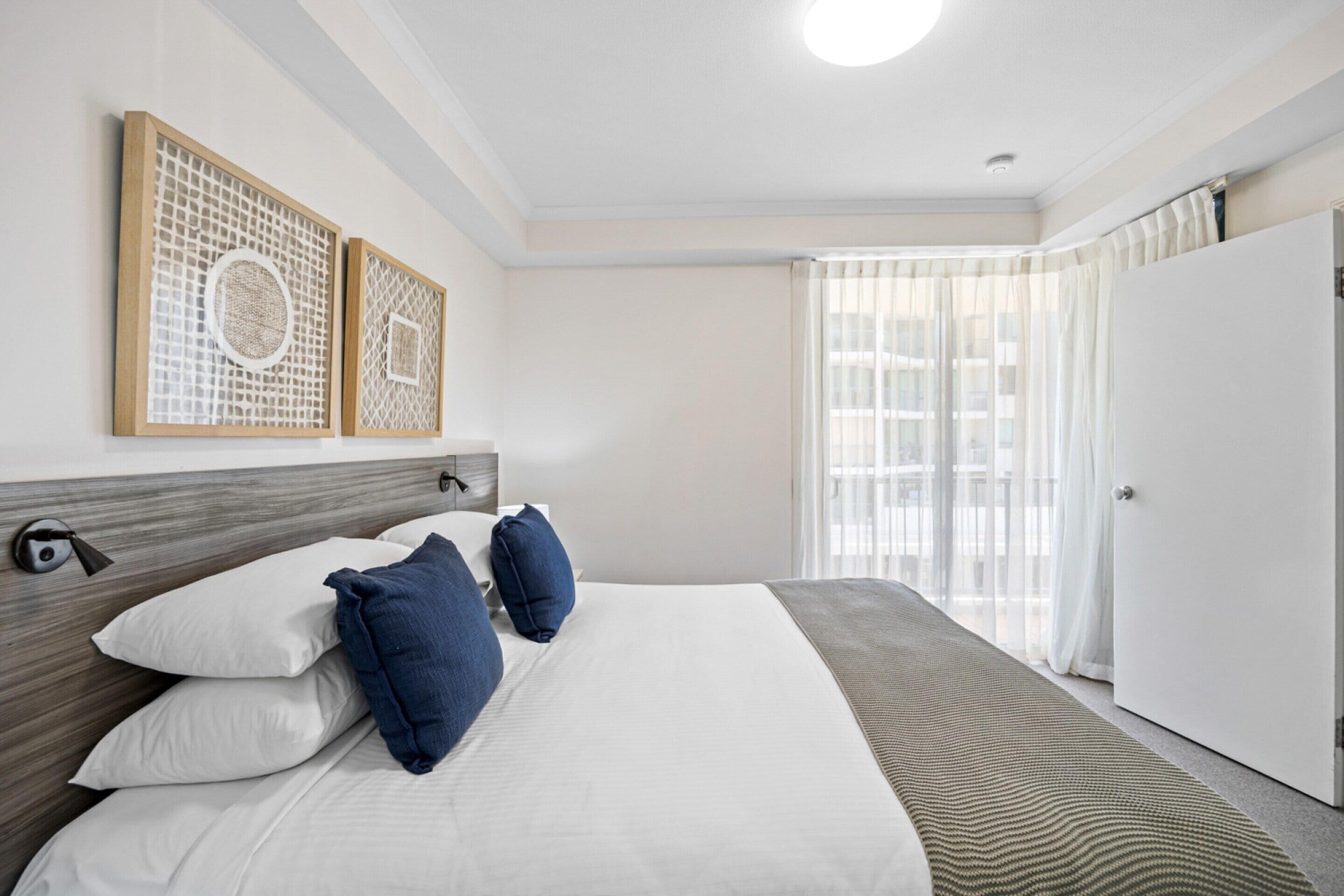 Apartment | 2 bedrooms, iron/ironing board, bed sheets