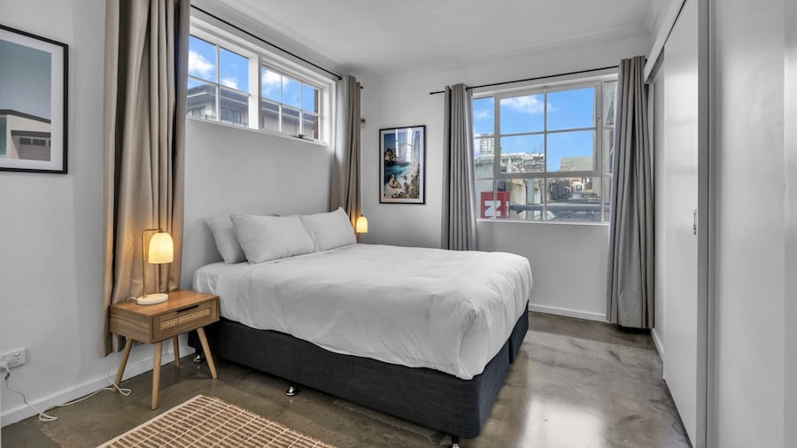 Bright 1-bed Unit With Balcony in Central Adelaide