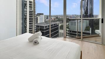 Apartment | 2 bedrooms, iron/ironing board, bed sheets