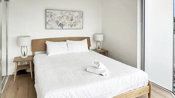 Apartment | 2 bedrooms, iron/ironing board, bed sheets