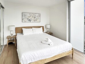 Apartment | 2 bedrooms, iron/ironing board, bed sheets - Brisbane CBD Stay With Pool & Gym Access (Brisbane)