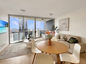 Apartment | Living room - Brisbane CBD Stay With Pool & Gym Access (Brisbane)