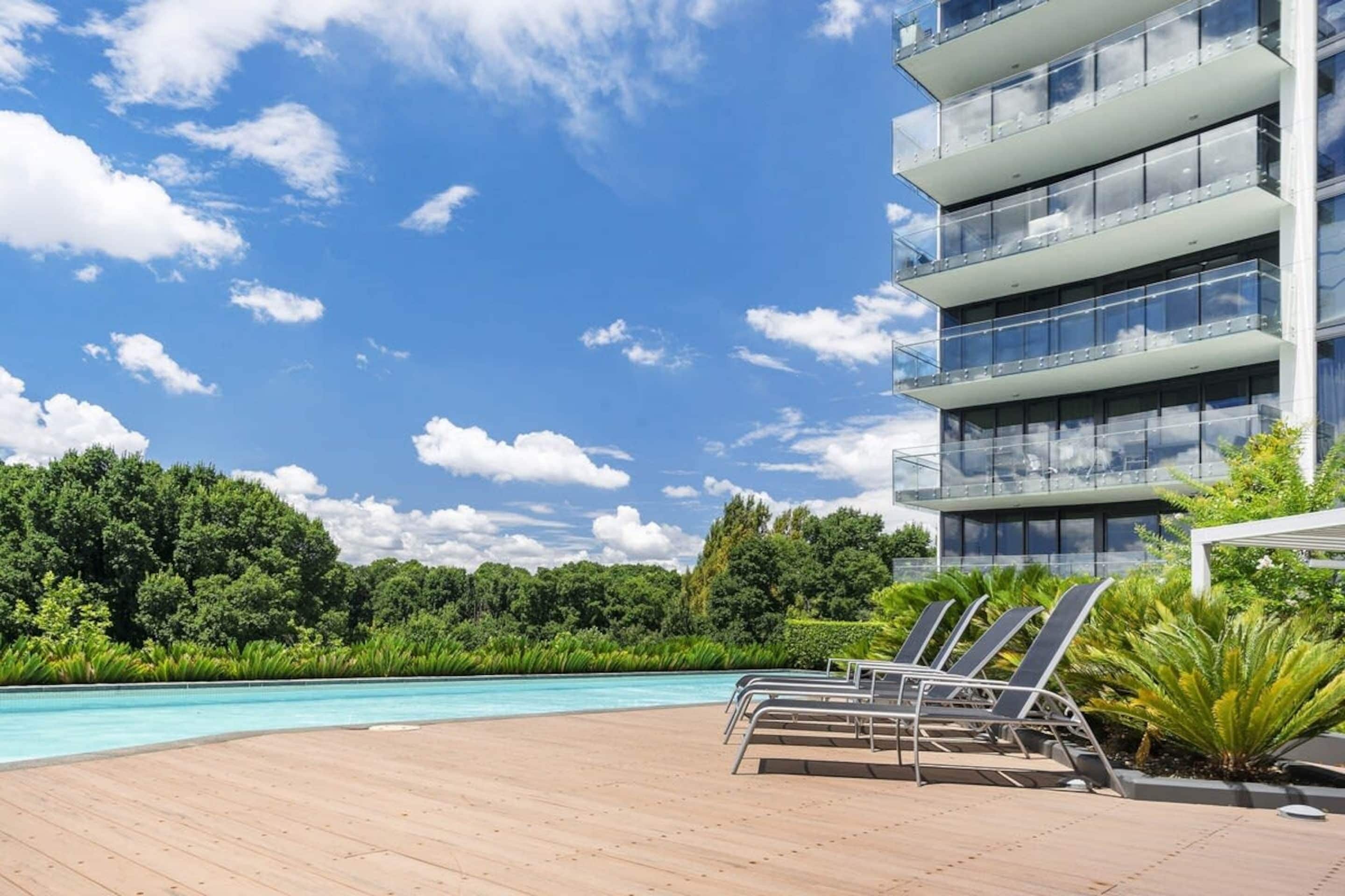 อพาร์ทเมนท์ | สระว่ายน้ำ