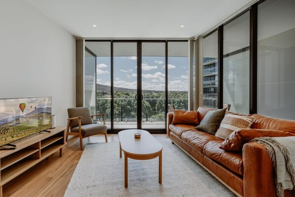 Apartment | Living room - Center 1-bed With Gym, BBQ and Stunning Views (Canberra)
