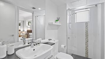 Apartment | Bathroom | Towels