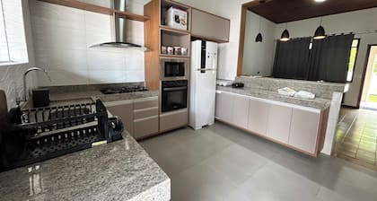 Excellent 5-bedroom house with pool in the center of Prado!