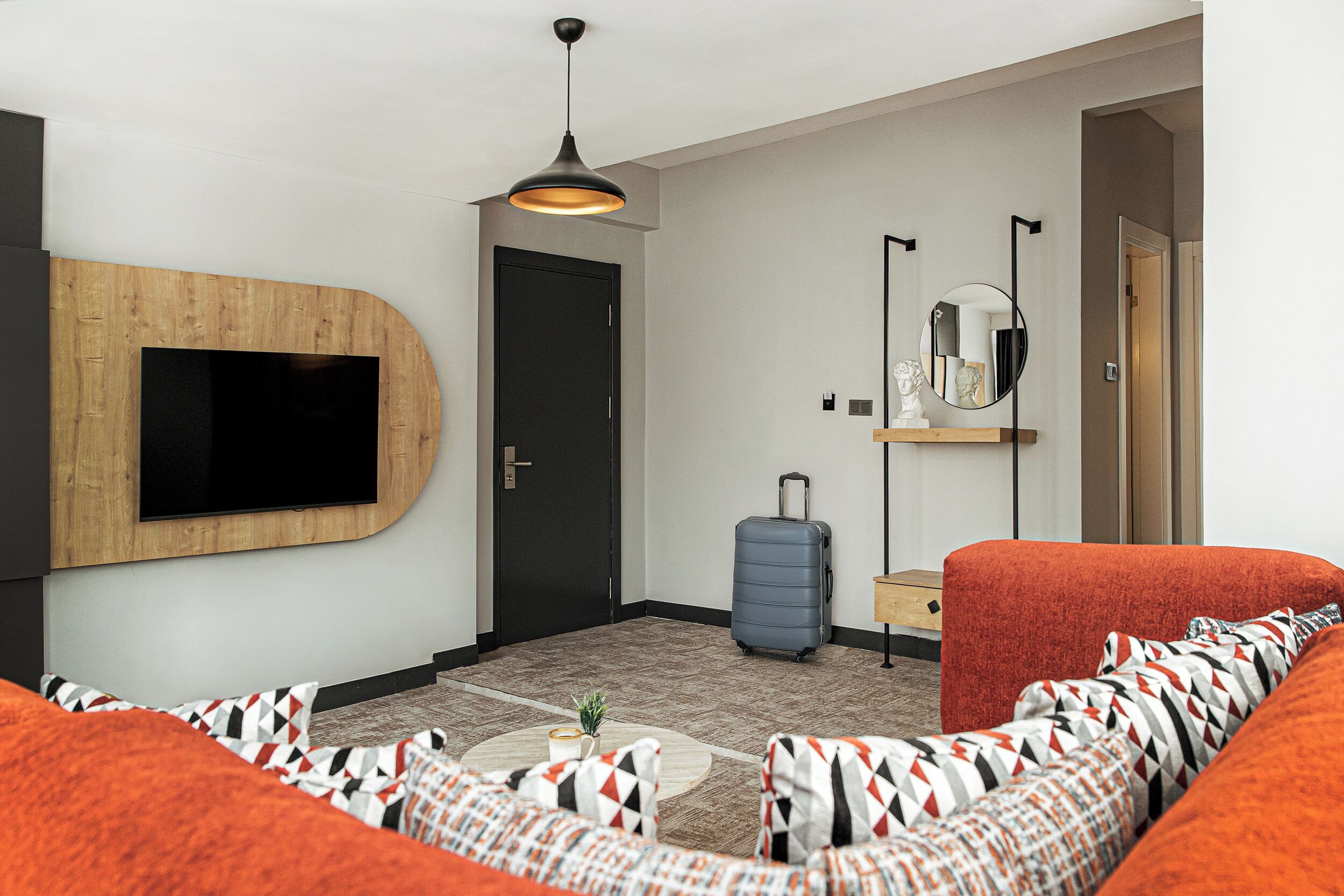 Suite Deluxe, vistes al jardí | Caixa forta a l'habitació, cortines opaques i planxa i posts de planxar 