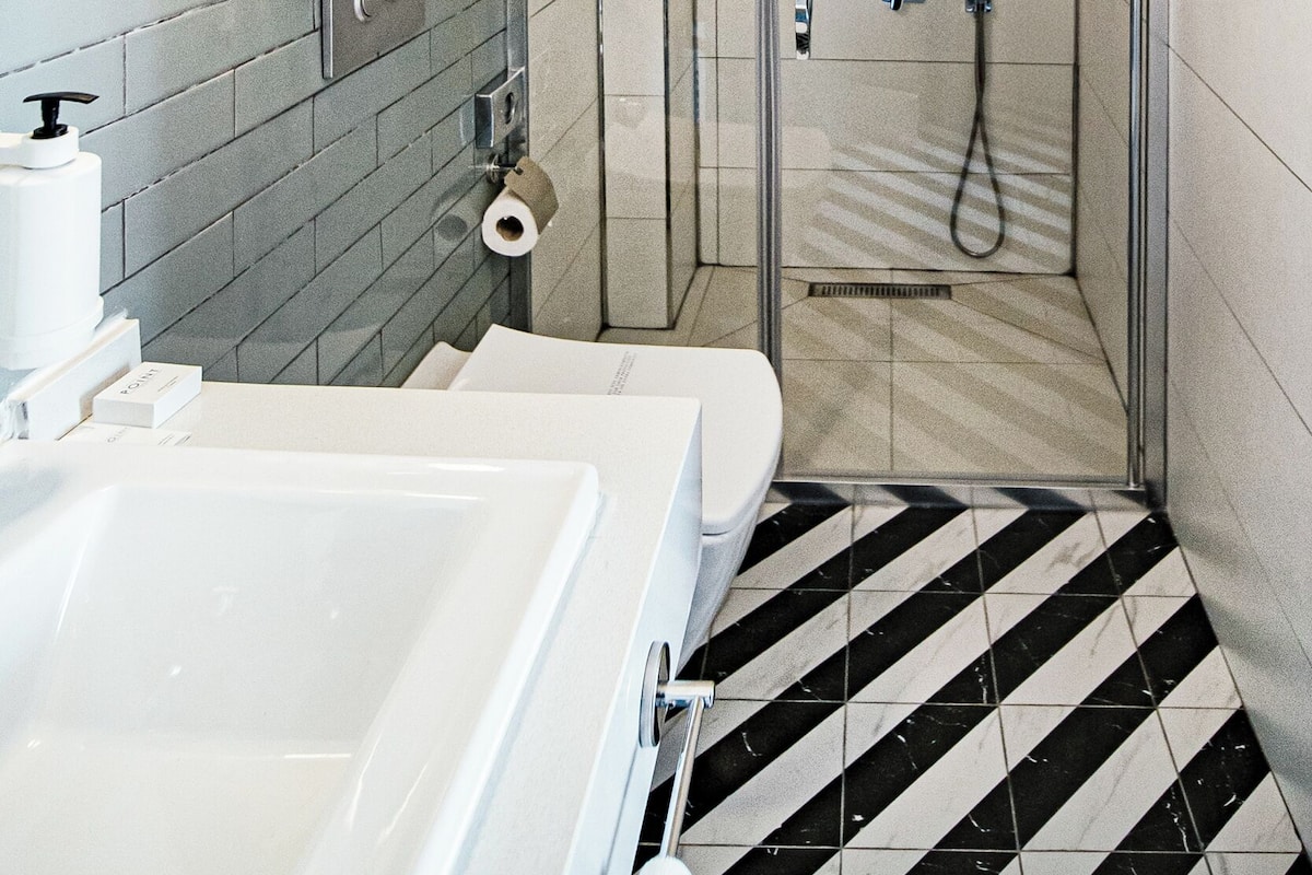 Economy eenpersoonskamer | Een kluis op de kamer, verduisterende gordijnen