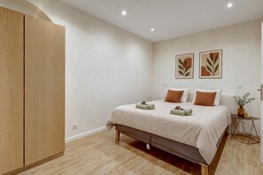 Room - Grand 1BDR/6P – Gare de l'Est / Canal Saint-Martin (Paris)