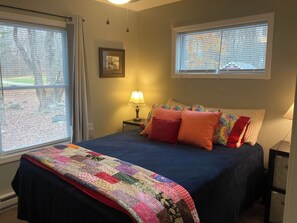 3 bedrooms, desk, iron/ironing board, WiFi