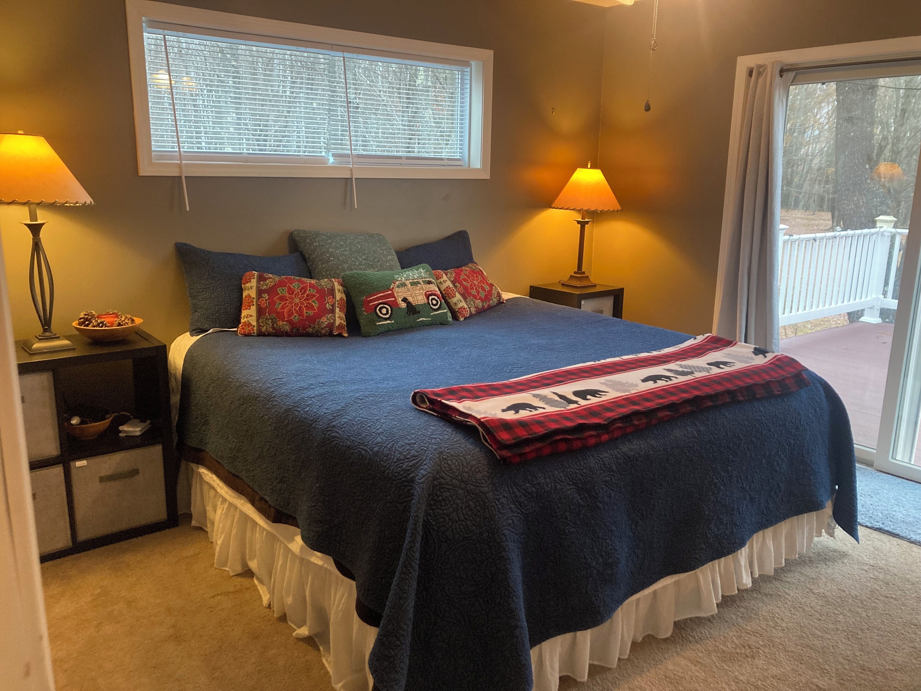 3 slaapkamers, een bureau, een strijkplank/strijkijzer, wifi