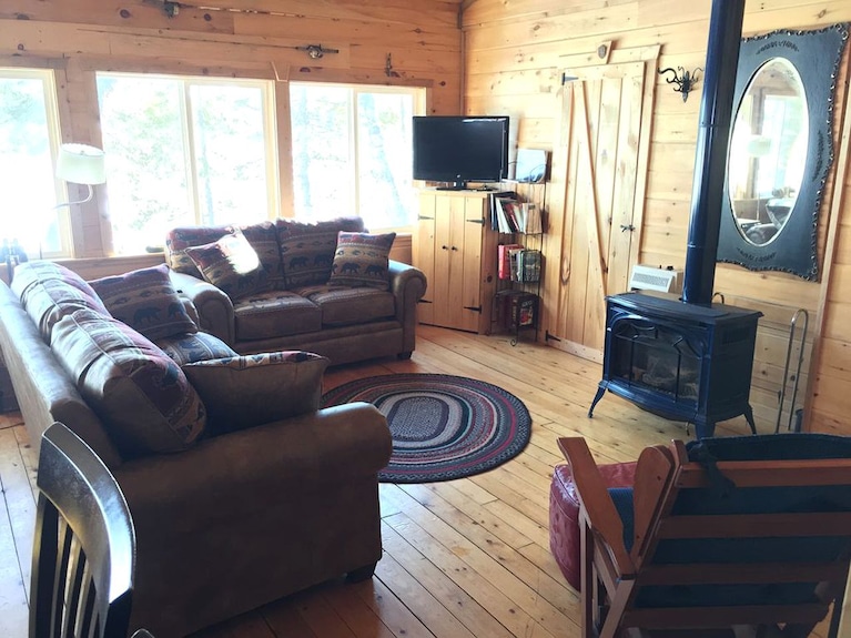 Charming Lakefront Cabin Rental With A Fire Pit Near Brownville, Maine - Sebec lake, Sebec