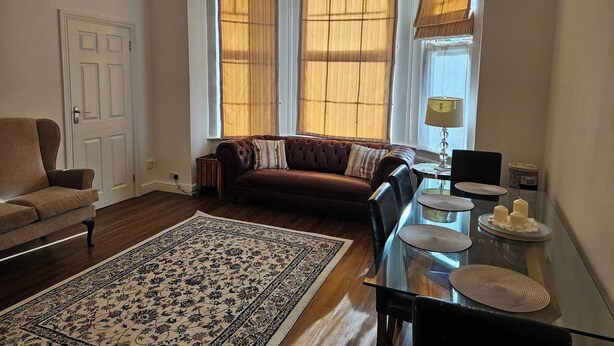 Living area - Ground Floor 1BDR Garden Flat South Croydon (Greater London)