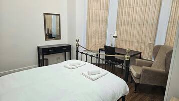 1 bedroom, iron/ironing board, internet, bed sheets