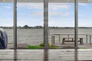 Interior - Riverside Retreat - Waterfront - Hindmarsh Island (Hindmarsh Island)