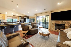 电视、电子游戏、DVD 播放器、书