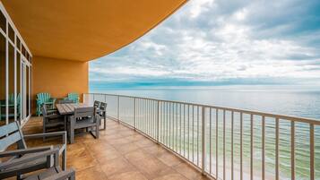 Condo, 4 Bedrooms | Outdoor dining