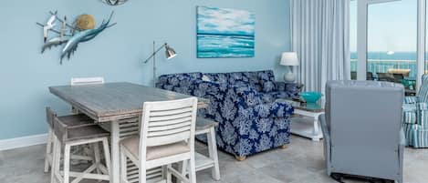 Condo, 3 Bedrooms | Living area