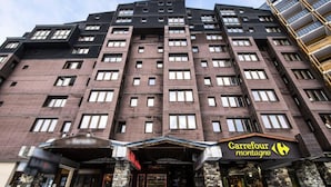Unclassified image, 2 of 3, button - Val Thorens Resort Center, Comfortable Apartment for 4 People (Les Belleville)