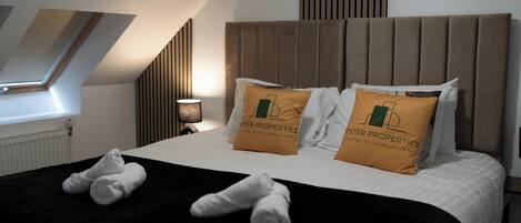 4 habitaciones, tabla de planchar con plancha, wifi y ropa de cama