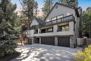 Villa, 5 Bedrooms | Exterior