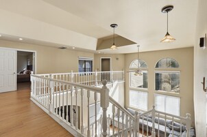 Villa, 5 Bedrooms | Interior