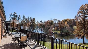 Cabin, 3 Bedrooms | Outdoor dining