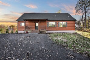 كابينة - ٣ غرف نوم | المنشأة من الخارج