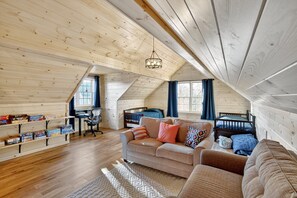 Cabin, 3 Bedrooms | Interior