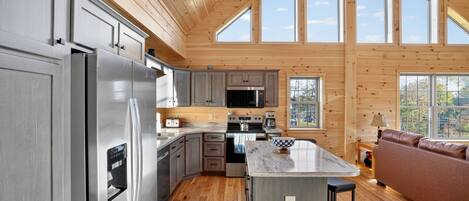 Cabin, 3 Bedrooms | Private kitchen