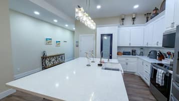 Departamento, 3 habitaciones | Cocina privada | Refrigerador, horno, cafetera y tetera y tostadora