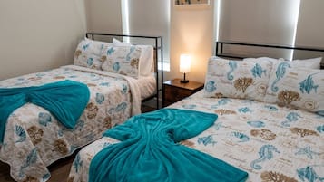 Apartment, 3 Bedrooms | 3 bedrooms, iron/ironing board, free WiFi