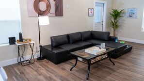 Apartment, 3 Schlafzimmer | Wohnbereich