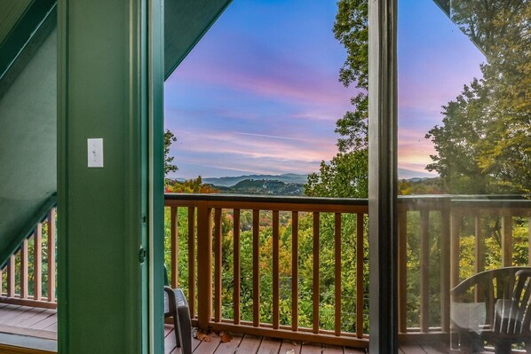 Property grounds - Smoky Mountain Bliss 2 Bedroom Cabin (Gatlinburg)