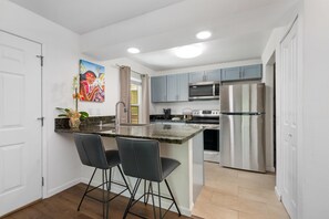 Condo, 1 Bedroom | Private kitchen | Fridge, oven, coffee/tea maker, toaster - Big Island Fairway Terrace I-208 1 Bedroom Condo (Waikoloa)