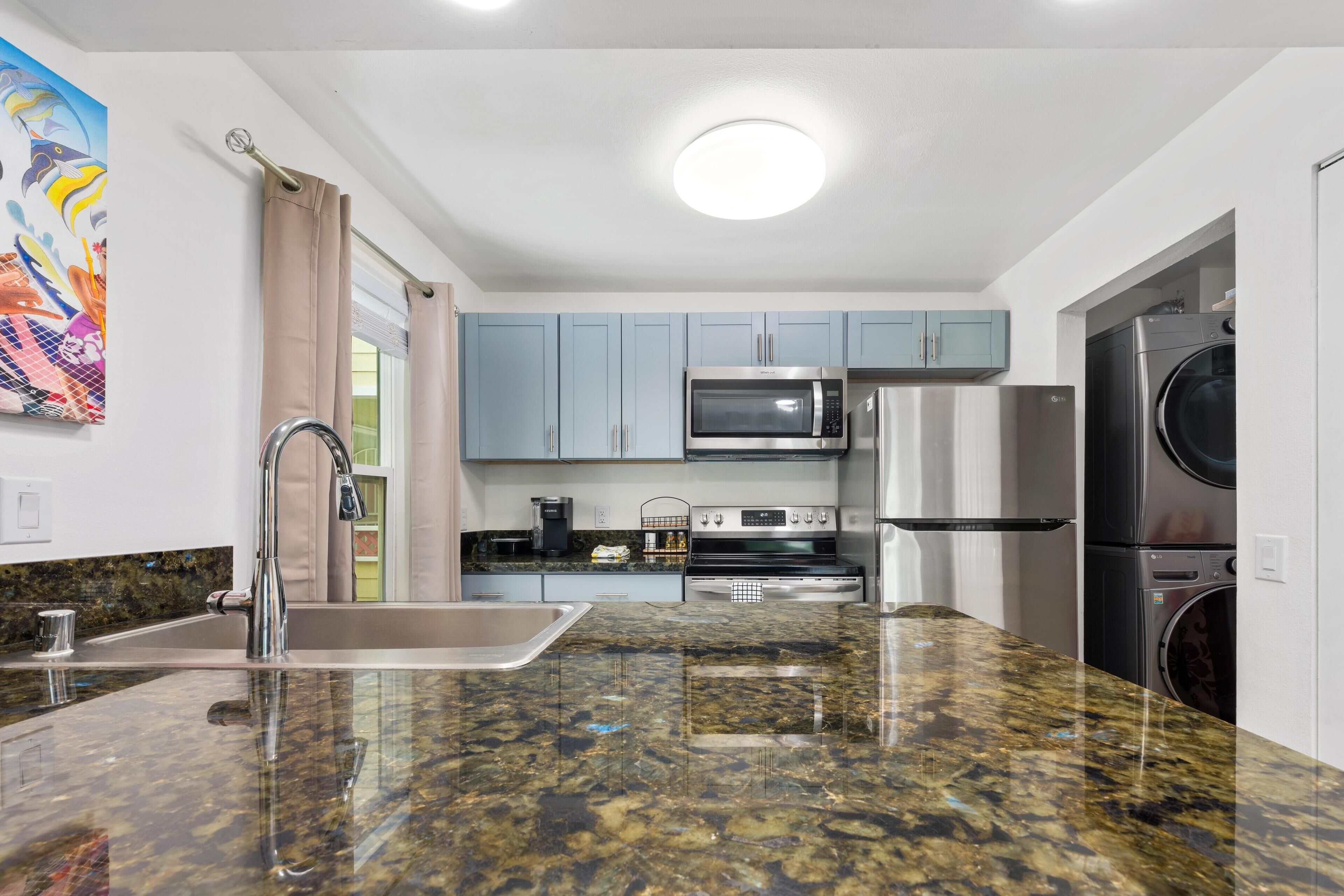 Condo, 1 Bedroom | Private kitchen | Fridge, oven, coffee/tea maker, toaster