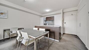 تناول الطعام