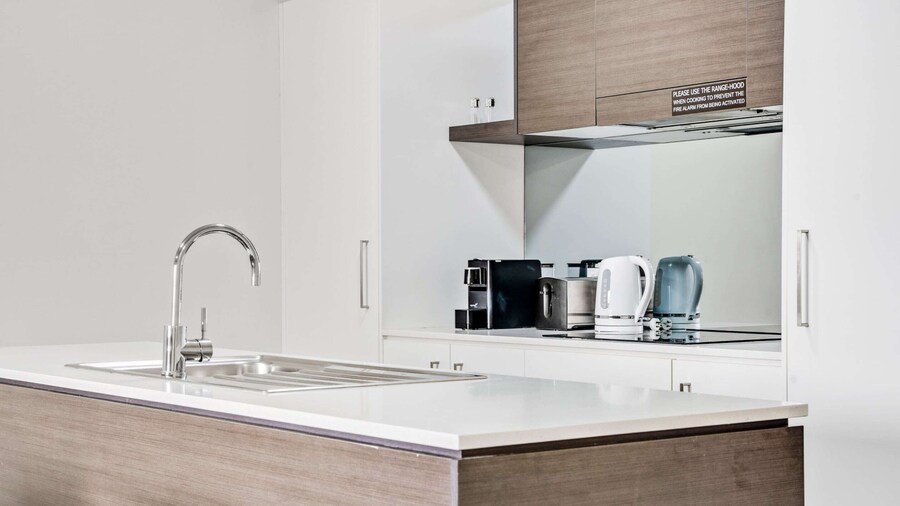 Comfy 2-bed Near the Lake With Secure Parking