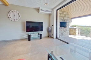 Interior - Panoramic sea view, 8-person apartment (Olmeto)