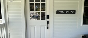 Sleeps 5/ nearby lakes & trails w/ beautiful mtn views and sunsets. Great WIFI!