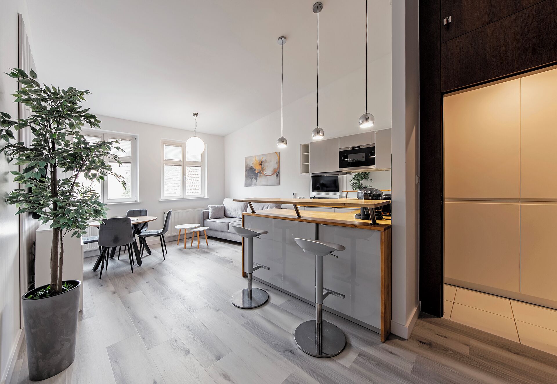 Apartemen Comfort | Ruang keluarga | Smart TV