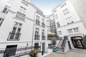 บริเวณภายนอก