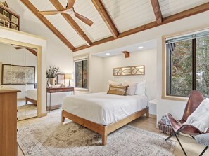 WiFi, bed sheets - “High Haven — A Modern Mountain Retreat with Breathtaking Views” (Sugar Mountain)