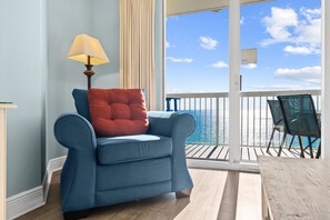 Smart TV - Oceanfront 2BR w/ pools & daily attraction tickets (Panama City Beach)