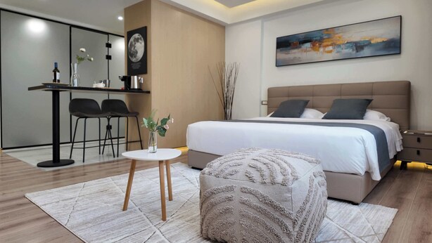 2 bedrooms, desk, WiFi, bed sheets - CC LUX Standard Double Room 402 (Pireas)