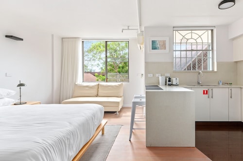 Central Bondi Studio With Rooftop Pool Access